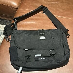 Timbuk2 x Dell messenger laptop bag